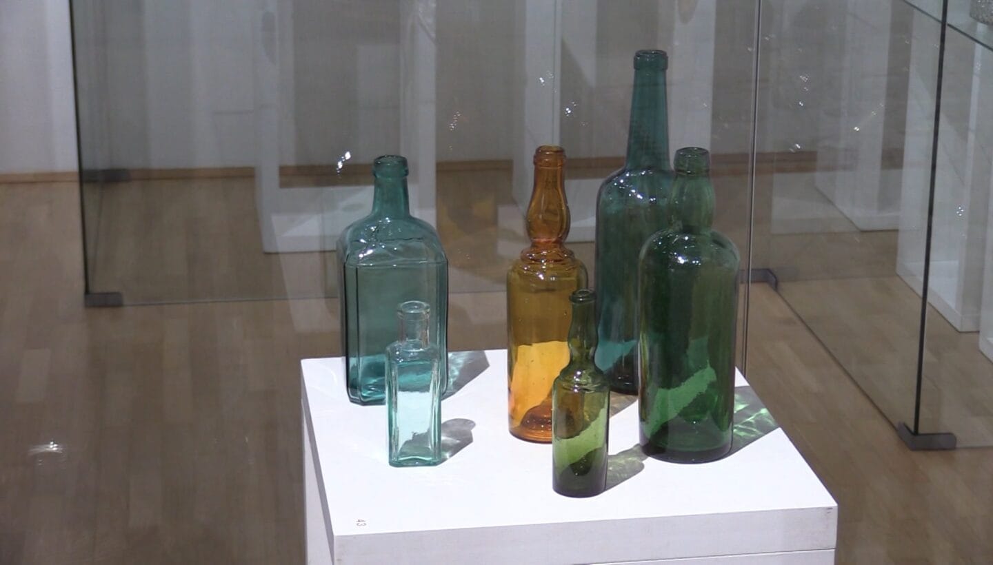 Razstava Slovensko uporabno steklo