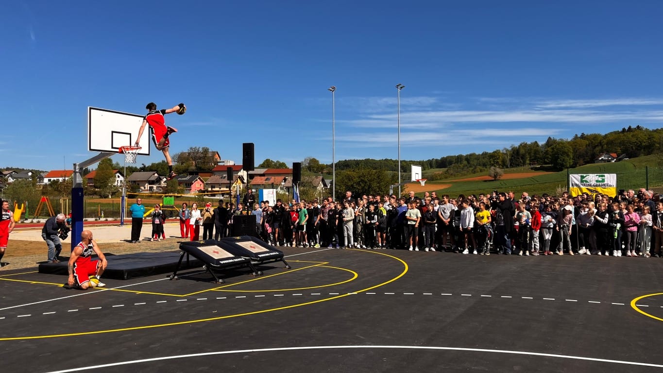 V Mirni Peči odprli prenovljeni športni park