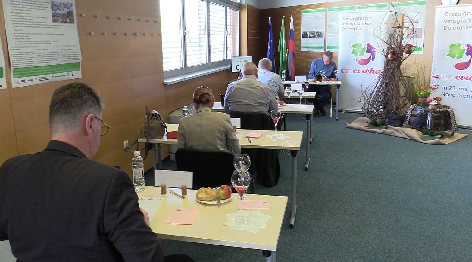 Ocenjevanje vin v okviru 54. Tedna cvička