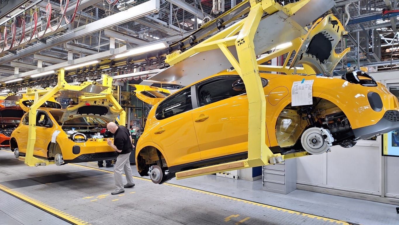 V Revozu dnevno izdelujejo že skoraj 200 novih twingov