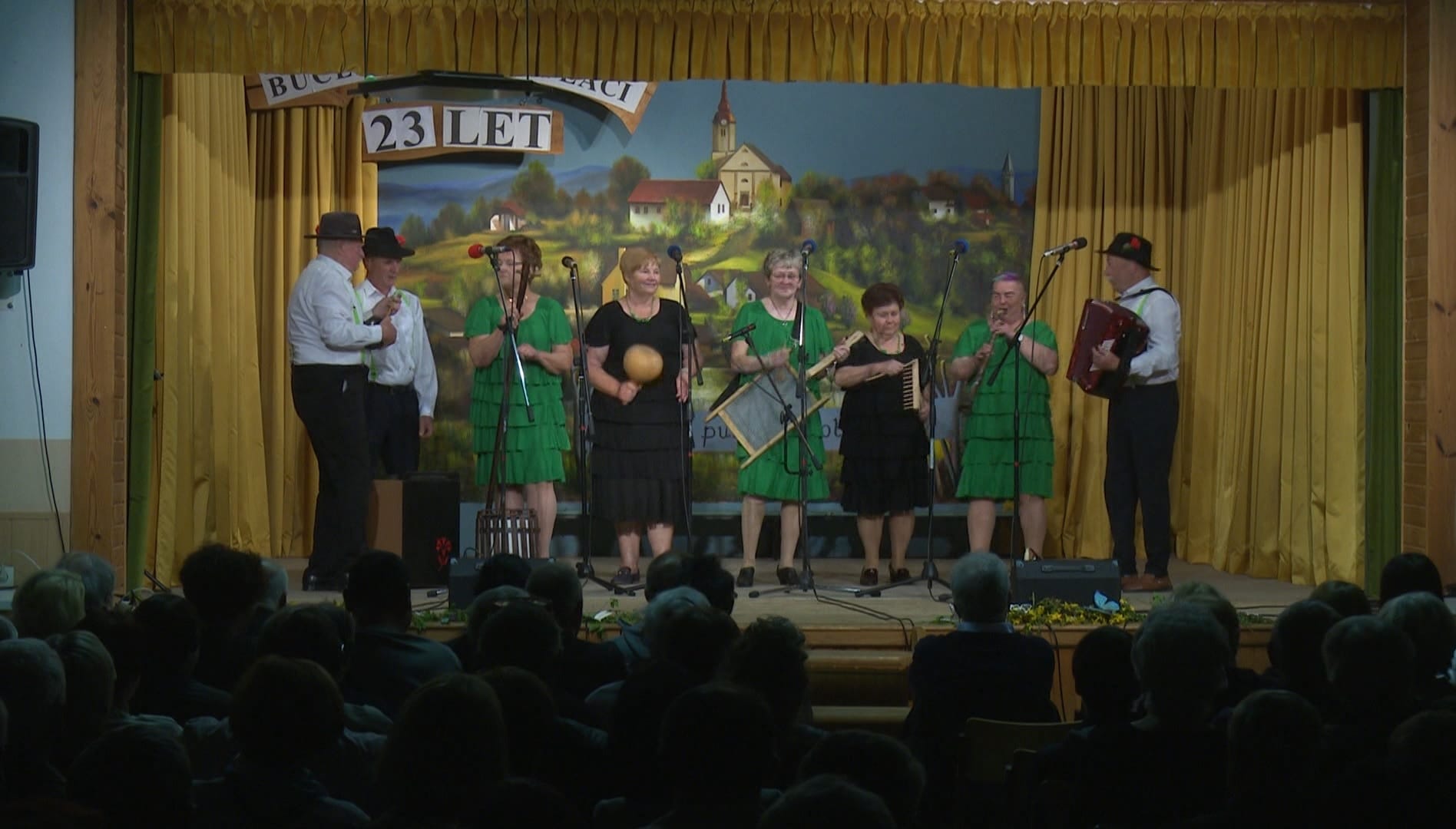 Ljudski pevci in godci Studenček