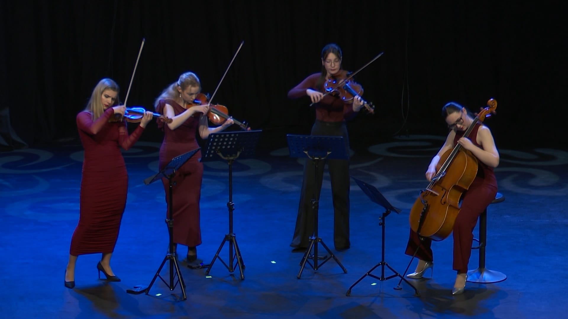 Godalni kvartet C’cest la Vie s priredbo Metallice