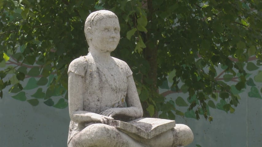 9. obletnica Rastoče knjige v OŠ Šmarjeta