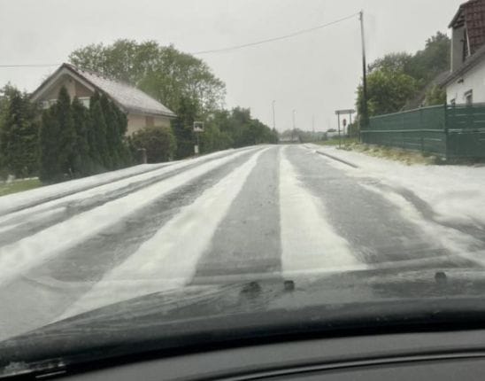 Ledeni možje: Toča pobelila Posavje, pestro tudi drugod