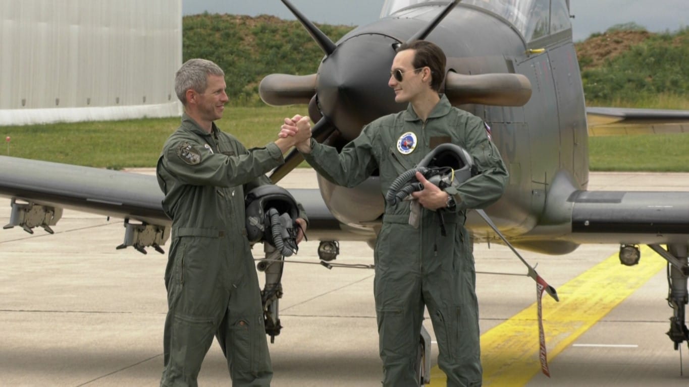 Ko se srečata smučarski skakalec in vojaški pilot