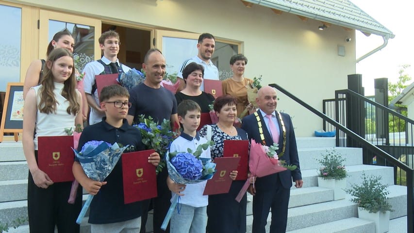 V Šmarjeških Toplicah podelili priznanja in nagrado