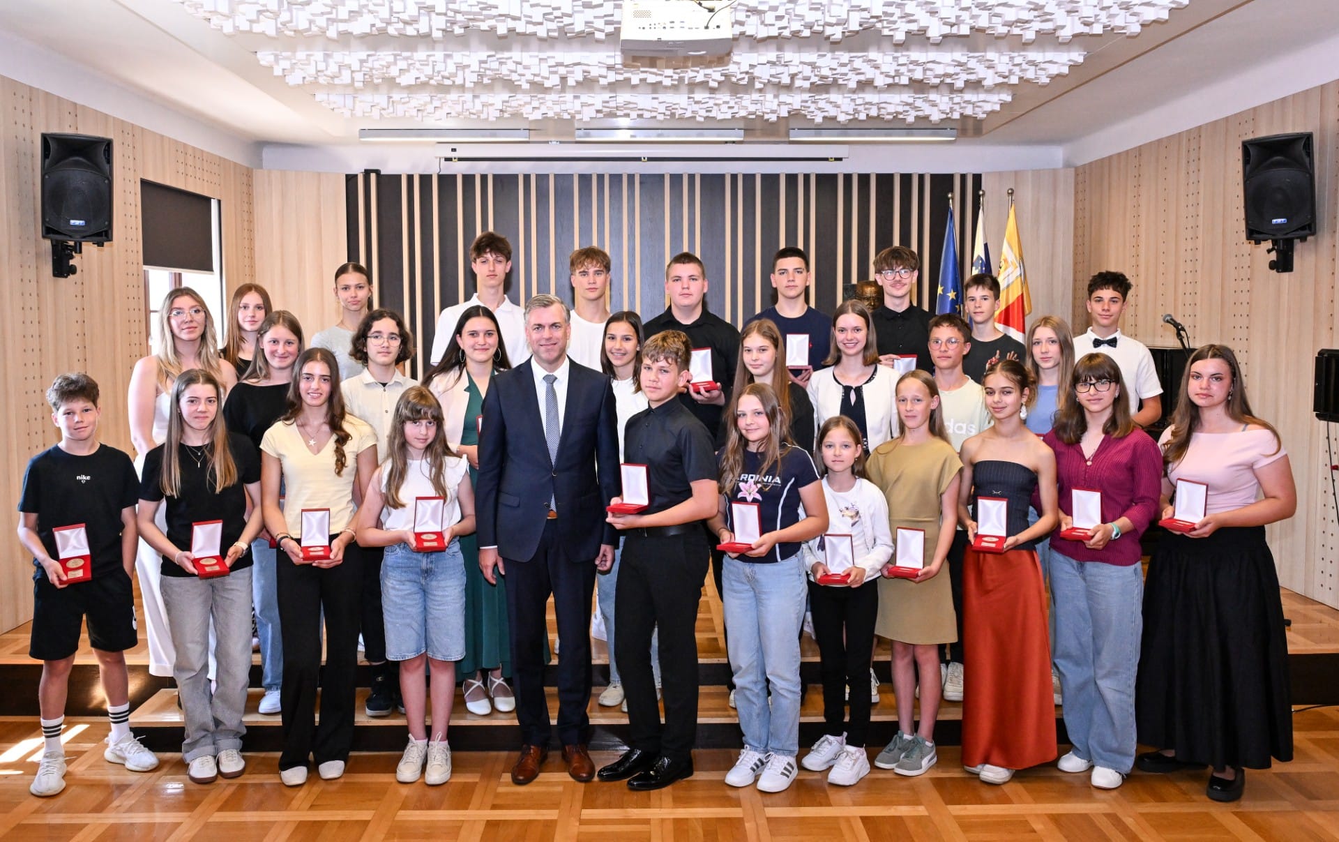 Župan ob zaključku šolskega leta sprejel najboljše učenke in učence novomeških osnovnih šol