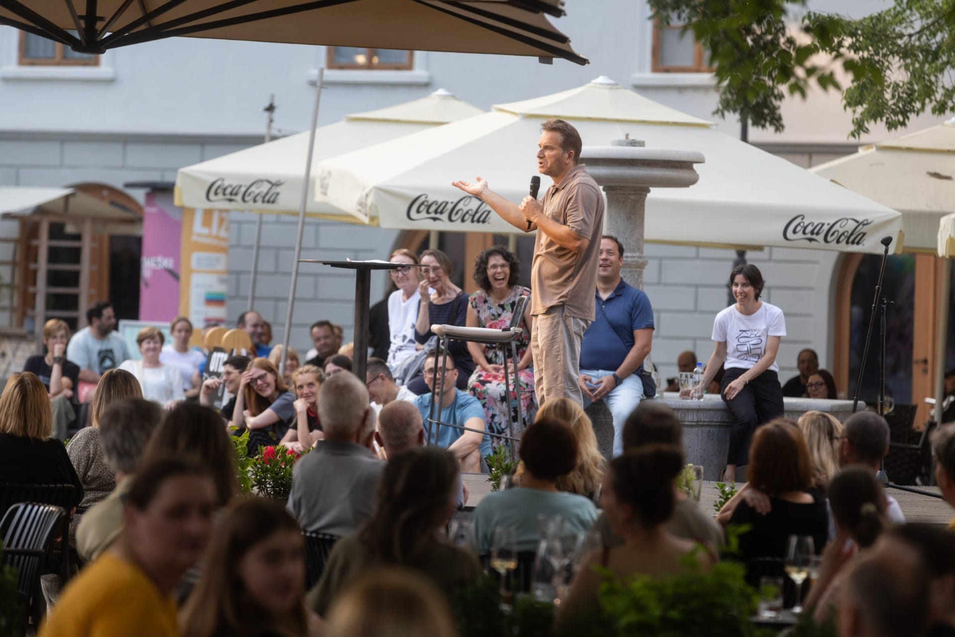 Teden kultur: Sinoči odmevalo od smeha, nocoj bo od plesa