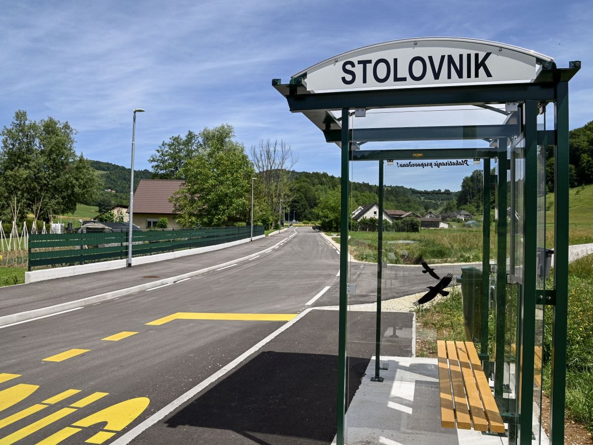 Namenu uradno predali odsek obnovljene ceste na ribnik v Stolovniku