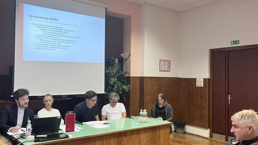 Sindikati zbirajo podpise za referendum