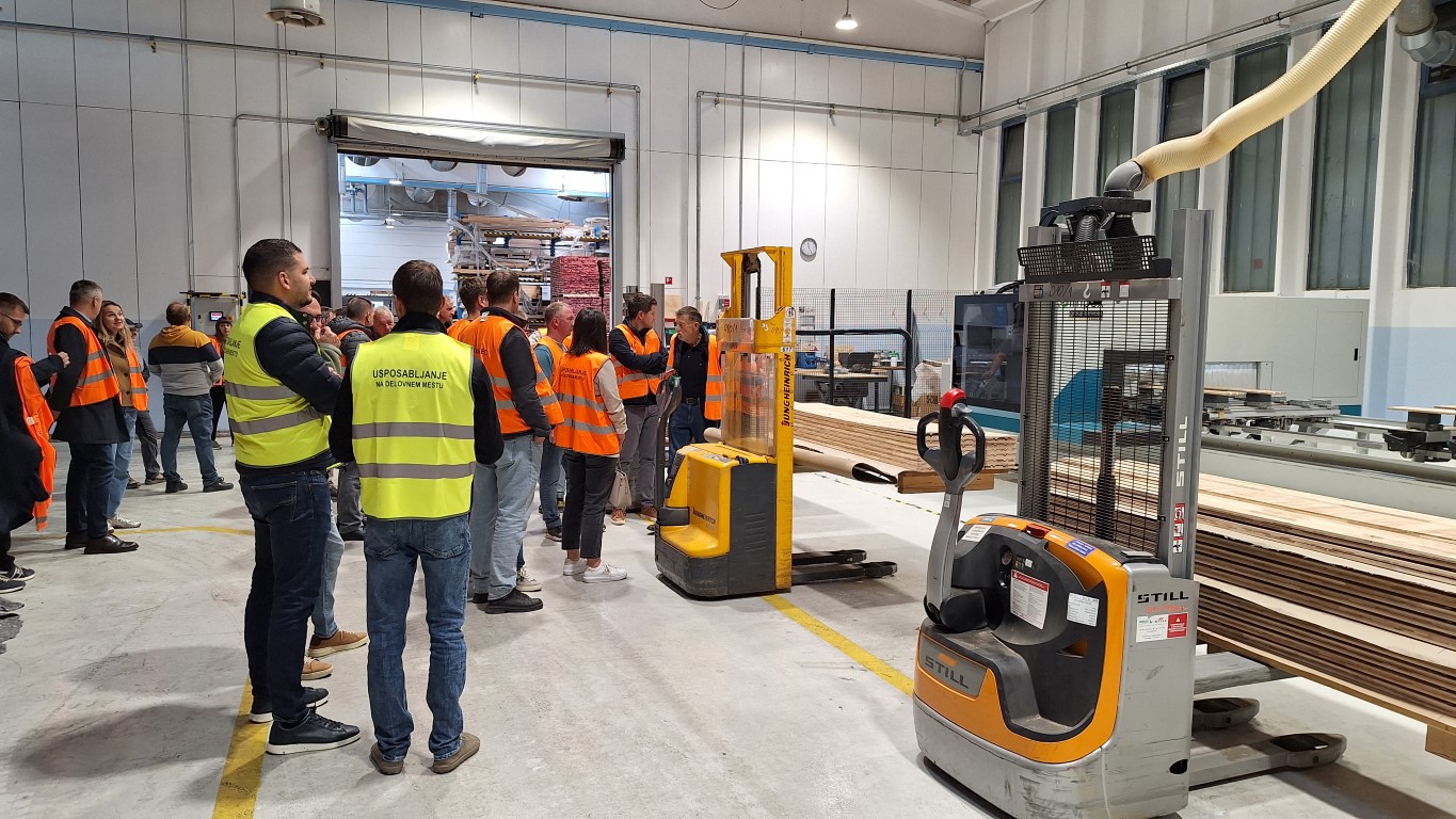 Srečanje predstavnikov slovenske lesne industrije v Črnomlju