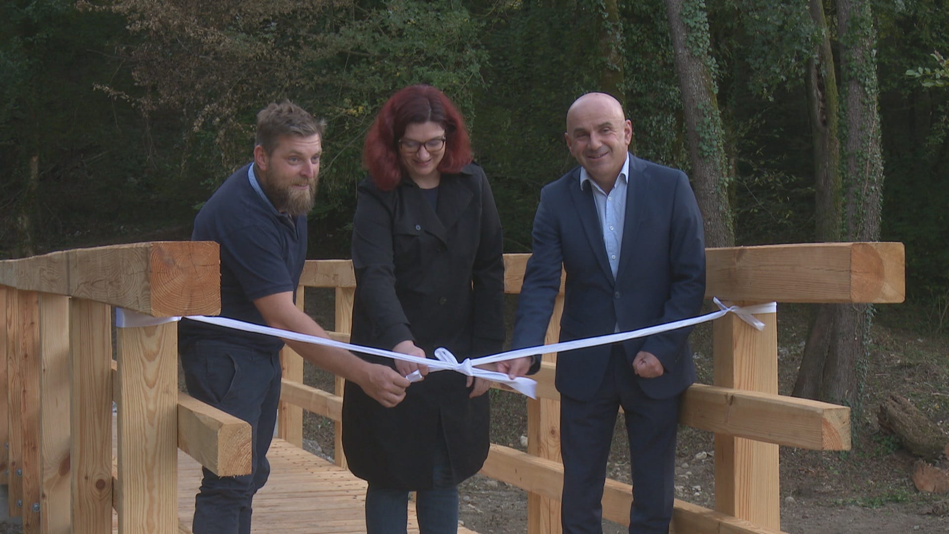 V Klevevžu namenu slovesno predali novo brv