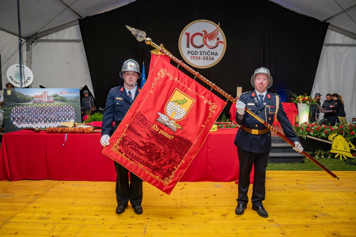 PGD Stična ob 100-letnici delovanja razvilo nov prapor